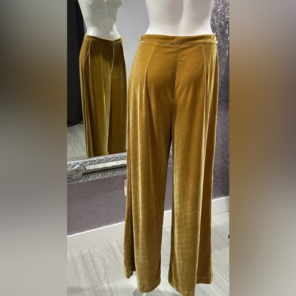 House of CB London Golden Yellow Velvet High Waist Pants - Picture 3 of 6